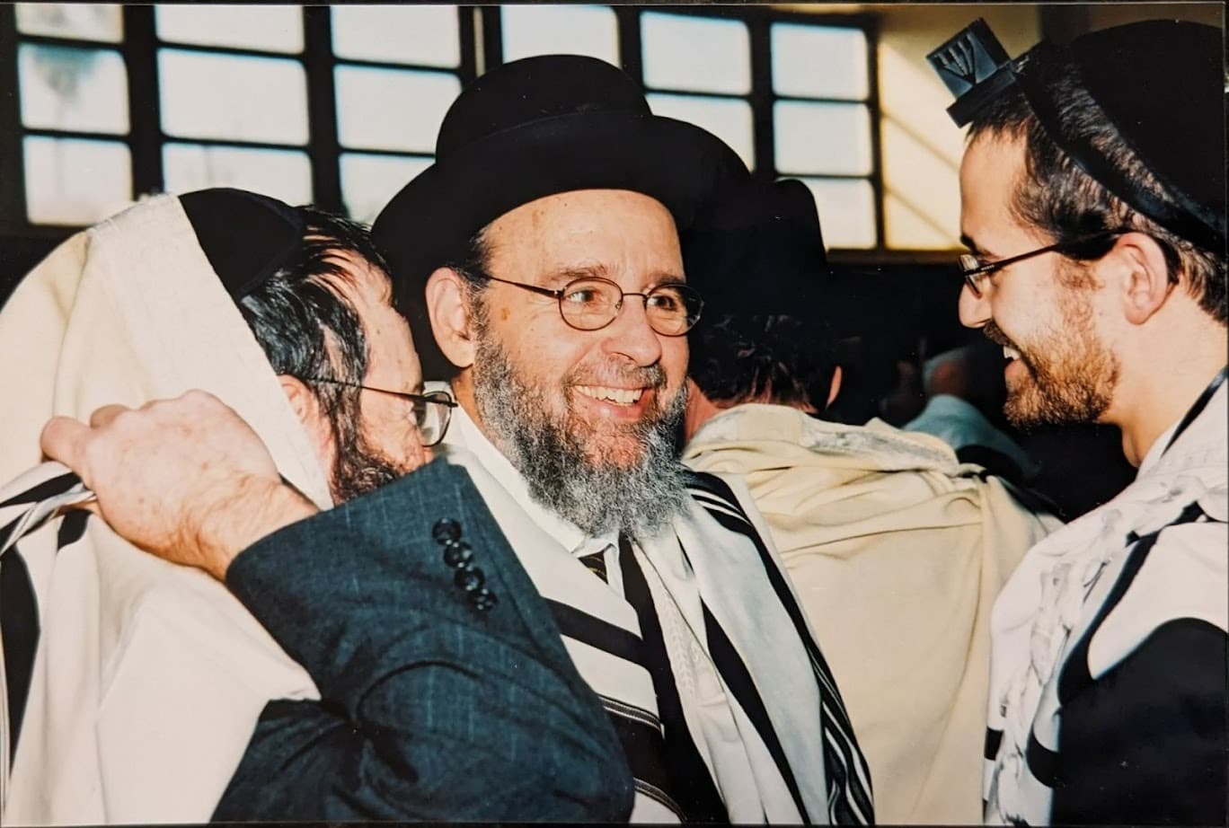 Rabbi Zweig with students